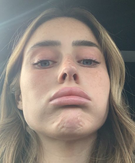 Effy Palarya photo 407