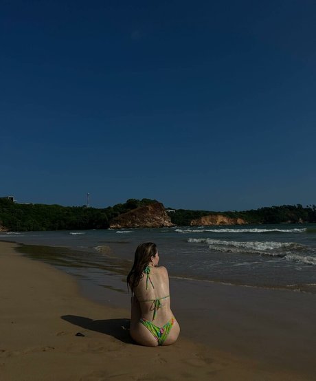 Effy Palarya photo 408