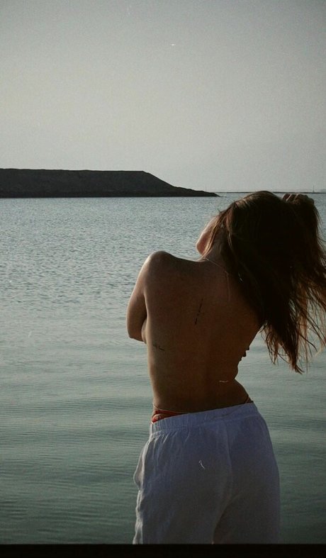 Effy Palarya photo 430