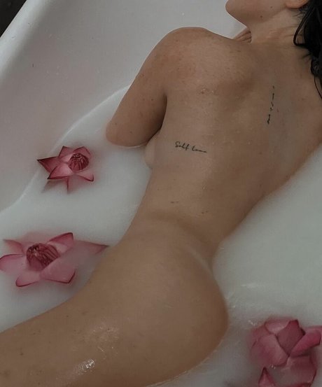 Effy Palarya photo 432