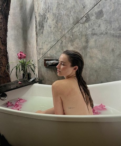 Effy Palarya photo 436