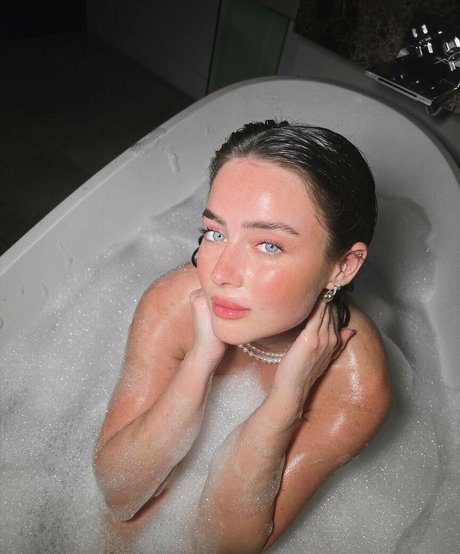 Effy Palarya photo 442