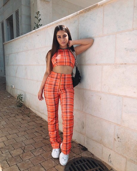 Effy Palarya photo 450