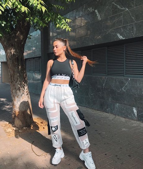 Effy Palarya photo 454