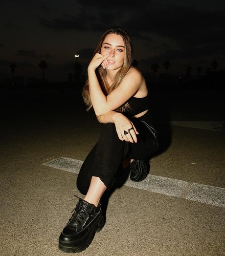 Effy Palarya photo 457