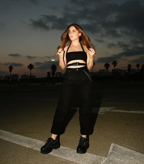 Effy Palarya photo 458