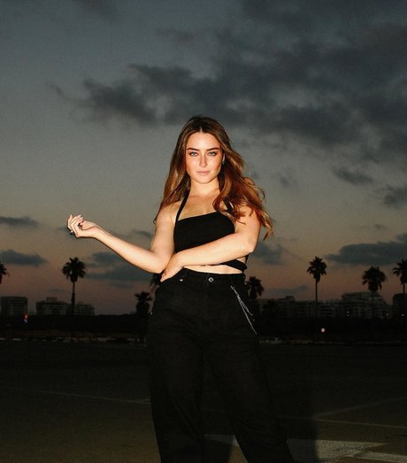 Effy Palarya photo 459