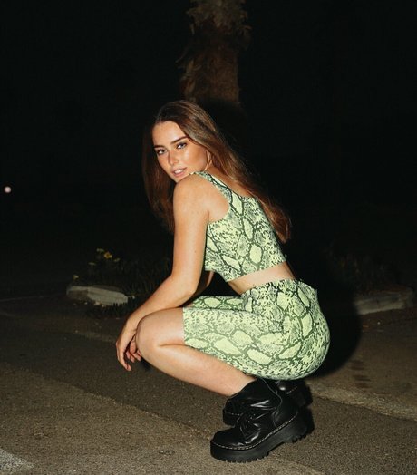 Effy Palarya photo 462