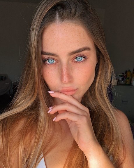 Effy Palarya photo 467