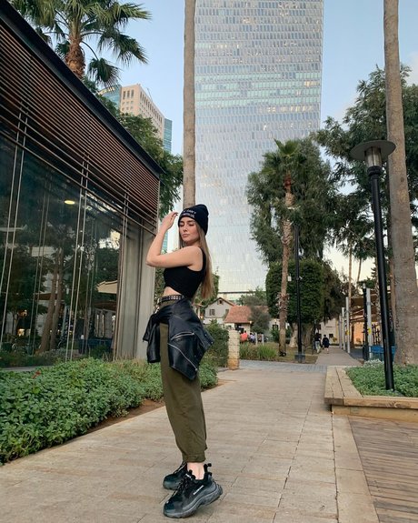 Effy Palarya photo 473