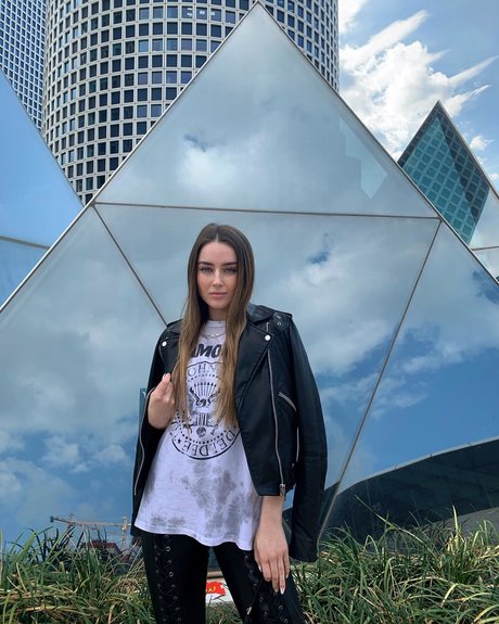 Effy Palarya photo 480