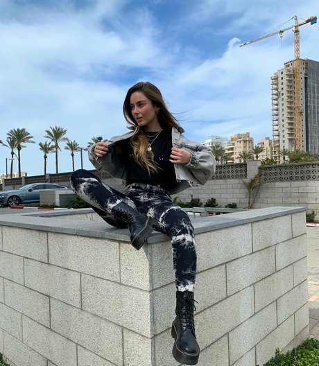 Effy Palarya photo 492