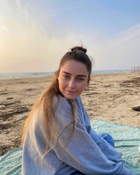 Effy Palarya photo 493