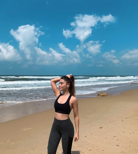 Effy Palarya photo 494