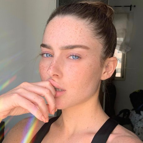 Effy Palarya photo 495