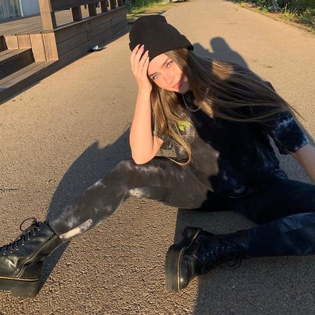 Effy Palarya photo 498