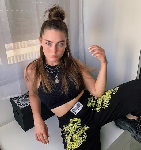 Effy Palarya photo 517