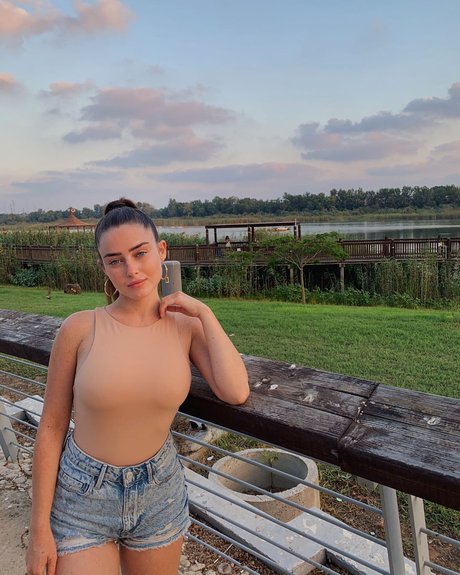 Effy Palarya photo 529