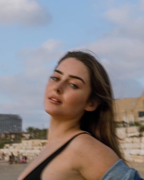 Effy Palarya photo 532