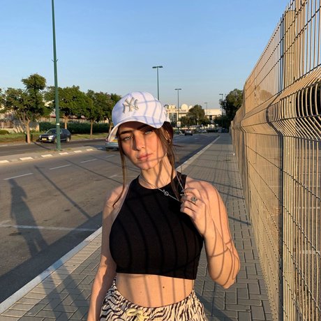 Effy Palarya photo 555