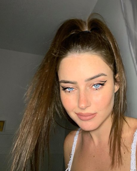 Effy Palarya photo 556