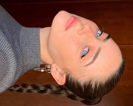 Effy Palarya photo 568