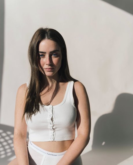 Effy Palarya photo 570