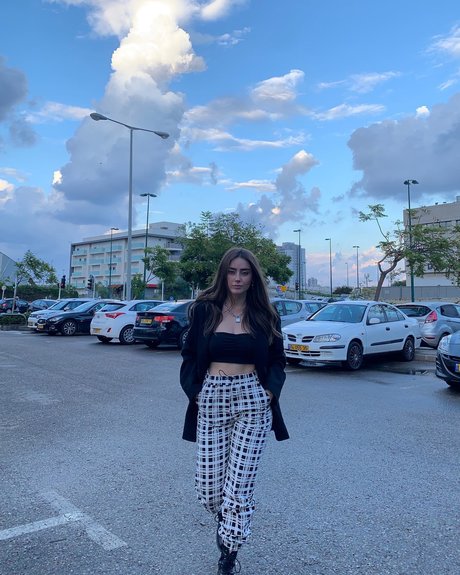 Effy Palarya photo 571