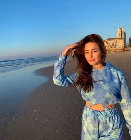 Effy Palarya photo 584