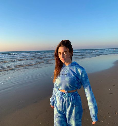 Effy Palarya photo 586