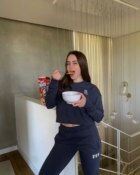 Effy Palarya photo 596