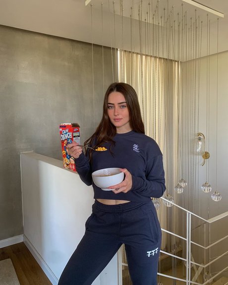 Effy Palarya photo 597