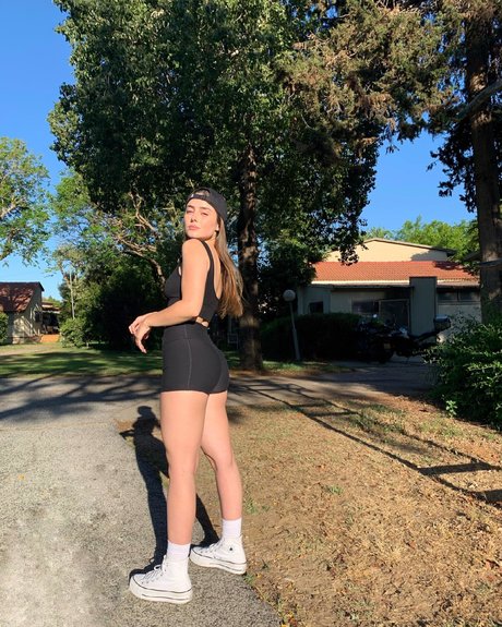 Effy Palarya photo 663