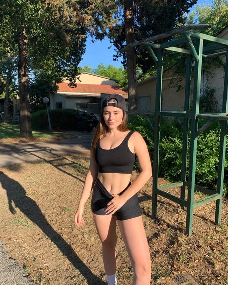 Effy Palarya photo 664