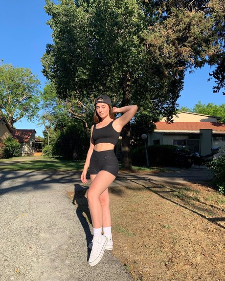 Effy Palarya photo 665