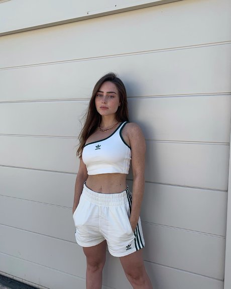 Effy Palarya photo 667