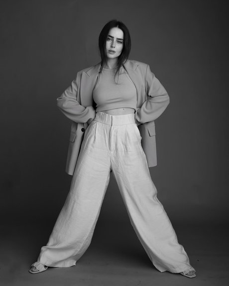 Effy Palarya photo 695