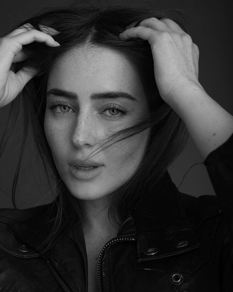 Effy Palarya photo 696