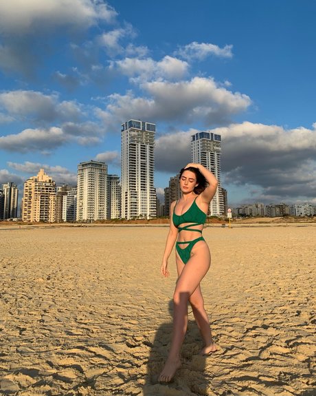 Effy Palarya photo 701