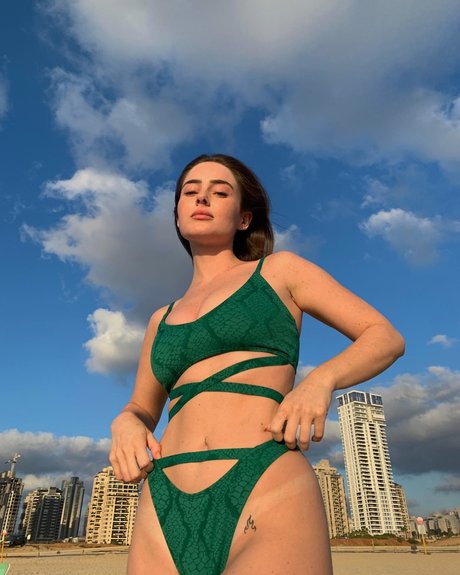 Effy Palarya photo 702