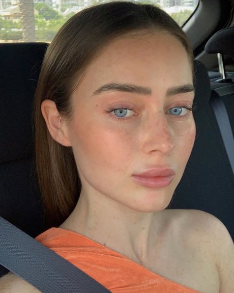 Effy Palarya photo 704