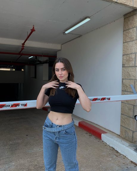 Effy Palarya photo 713