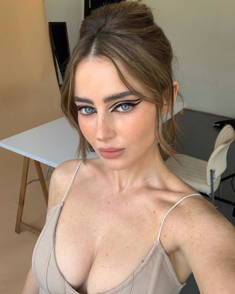 Effy Palarya photo 728