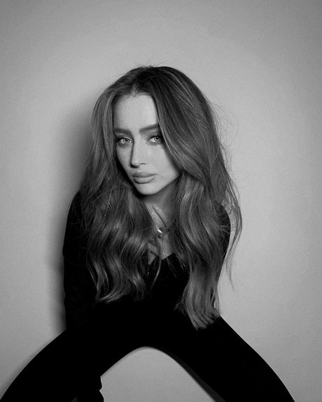 Effy Palarya photo 734