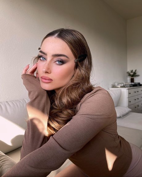 Effy Palarya photo 736