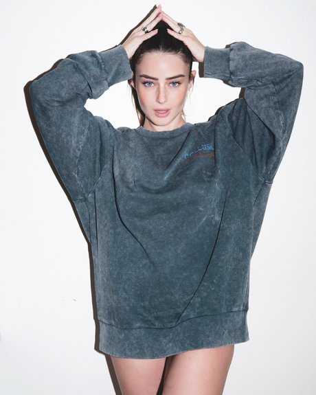 Effy Palarya photo 739