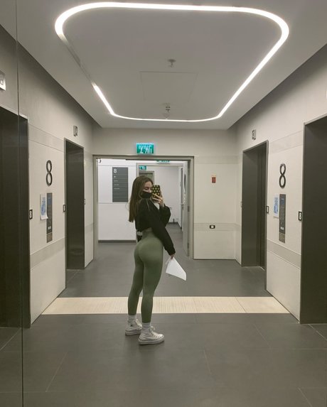 Effy Palarya photo 778