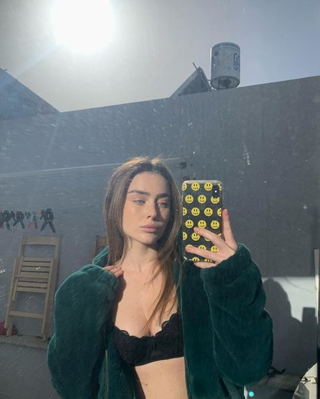 Effy Palarya photo 780