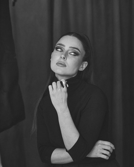 Effy Palarya photo 784