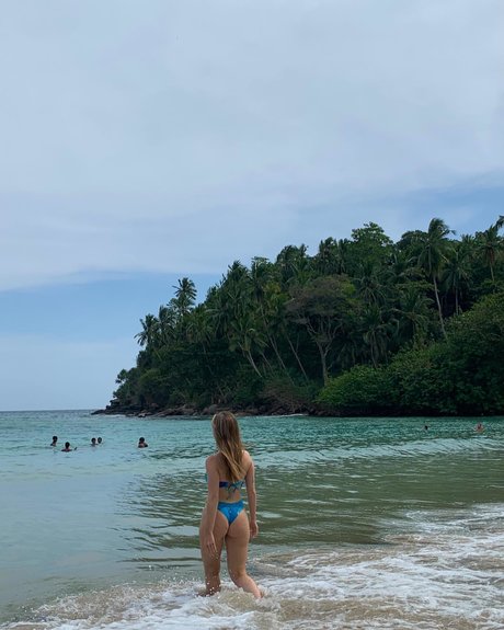 Effy Palarya photo 800